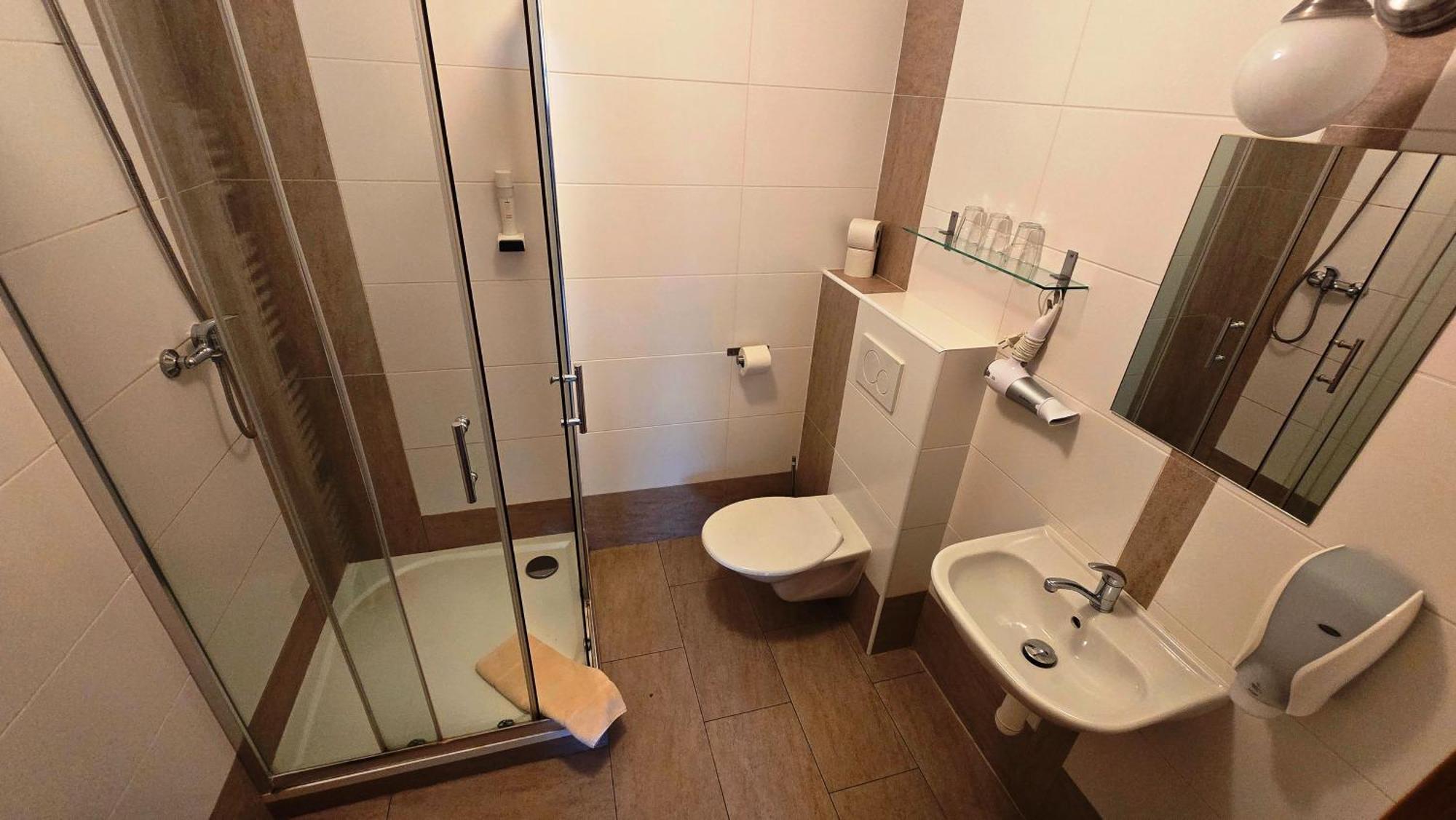 Dvur Perlova Voda Budyne nad Ohri エクステリア 写真