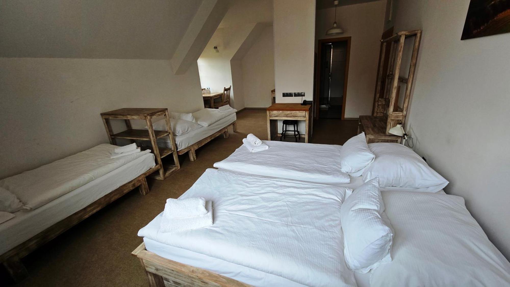 Dvur Perlova Voda Budyne nad Ohri エクステリア 写真