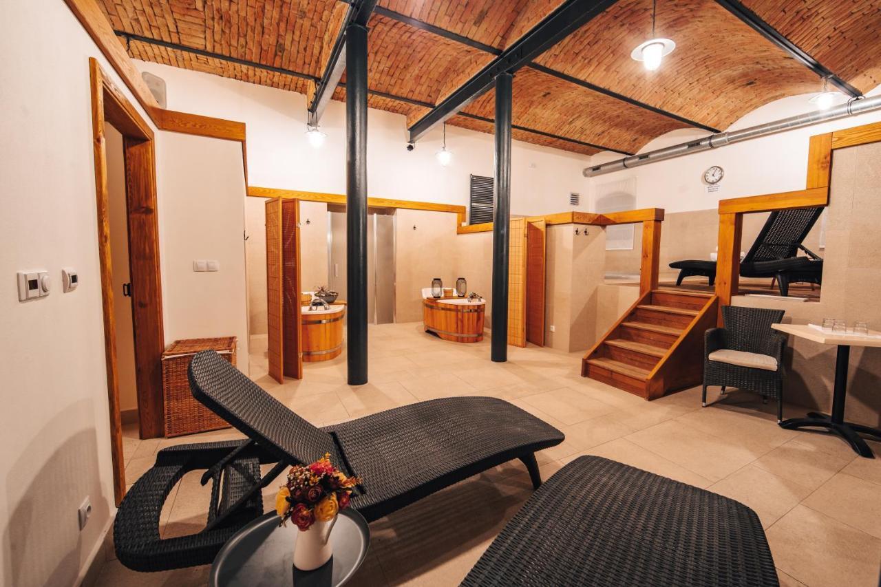 Dvur Perlova Voda Budyne nad Ohri エクステリア 写真