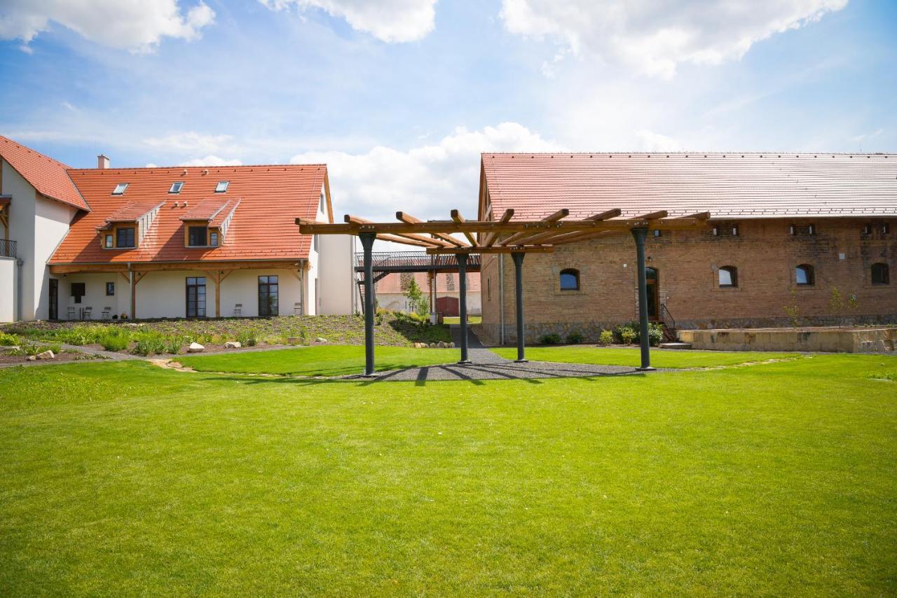 Dvur Perlova Voda Budyne nad Ohri エクステリア 写真